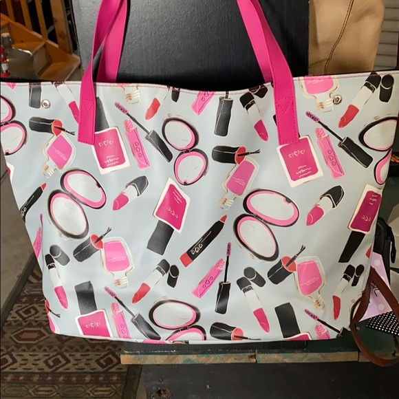 ๐ธ MAKEUP TOTE ๐ธ - Picture 5 of 11